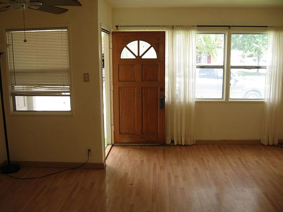 3rd image of 898 Dwight Ave