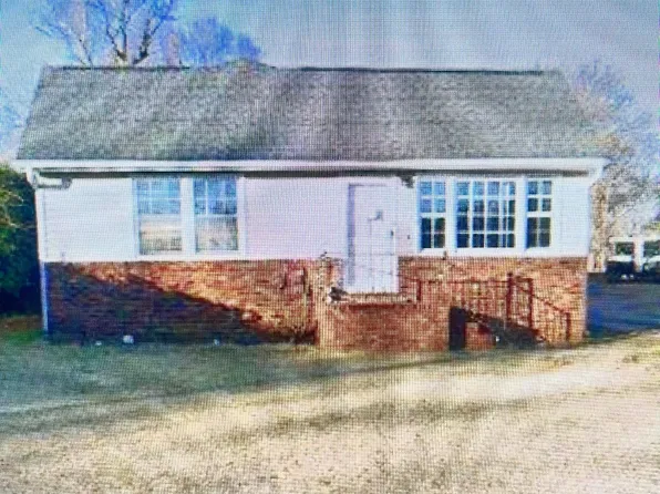 312 W Main St, Taylors, SC 29687
