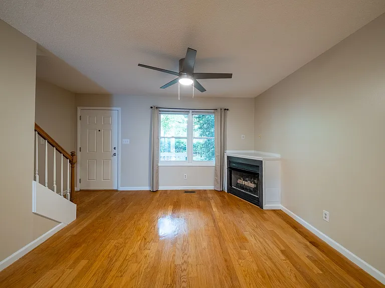 604 Spring Garden St — Photo 9