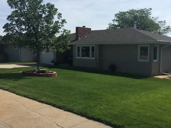 703 W 7th St, McCook, NE 69001