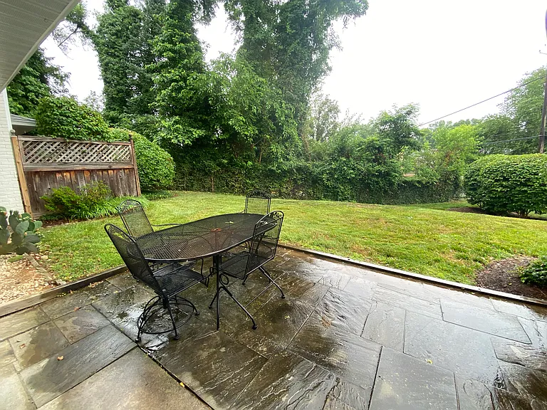 5305 Pooks Hill Rd — Photo 3