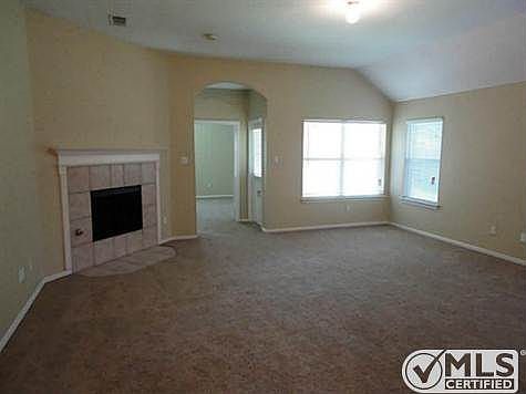 2nd image of 202 Cinnamon Cir