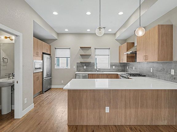 3rd image of 2868 N Hazel Ct