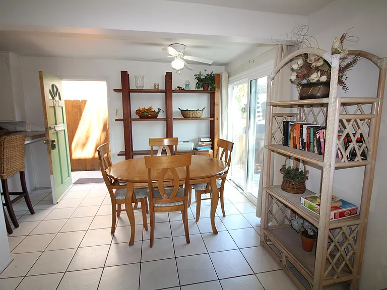 822 Island Ct — Photo 18