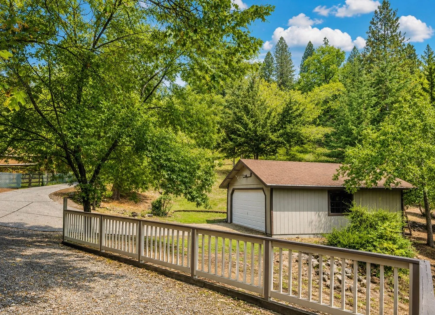 Great family home in Alta Sierra — Photo 2