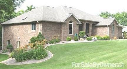 11 Truman Drive - East Dubuque