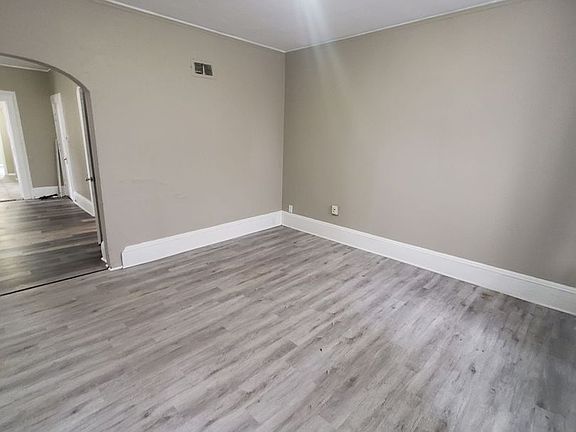 3rd image of 3011 N Holton St