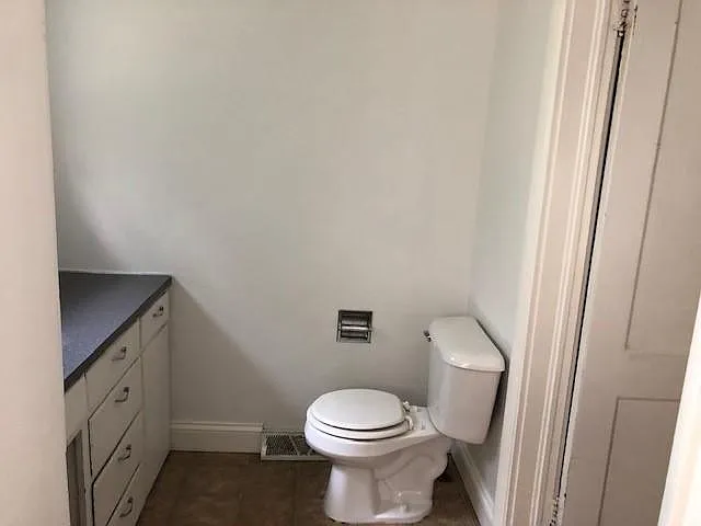 909 N Governor St — Photo 16