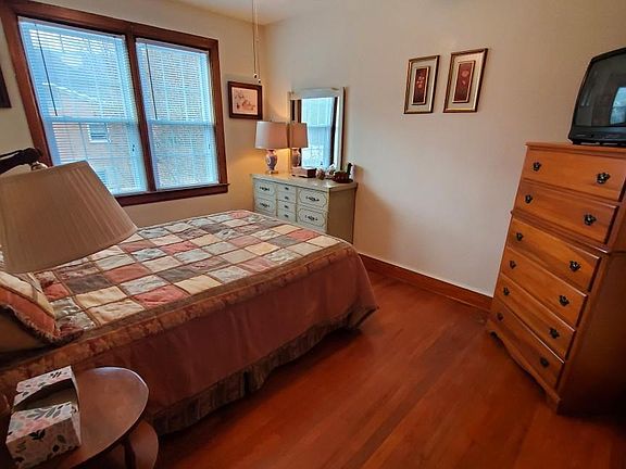 5th image of 2223 Dressler Dr