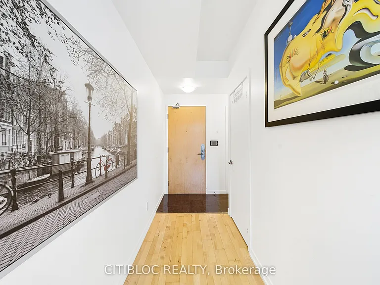 65 Bremner Blvd #4007 — Photo 2