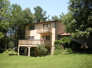 84 Roosevelt Rd, Carbondale, IL 62901