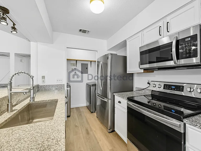 2542 Babcock Rd #204-F — Photo 2