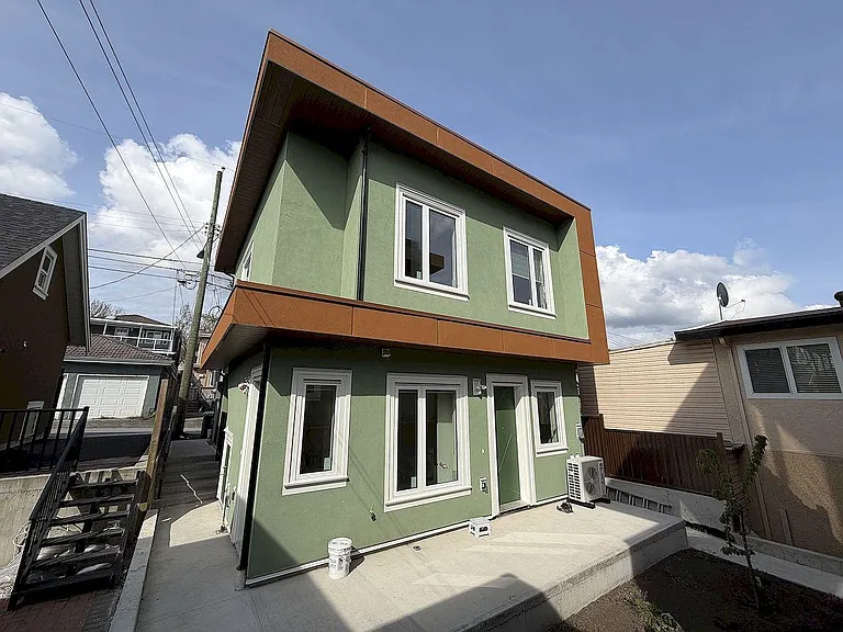 10XX E 62nd Ave — Photo 1