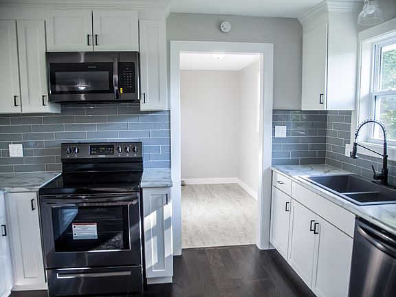4th image of 2614 Meadowview Dr