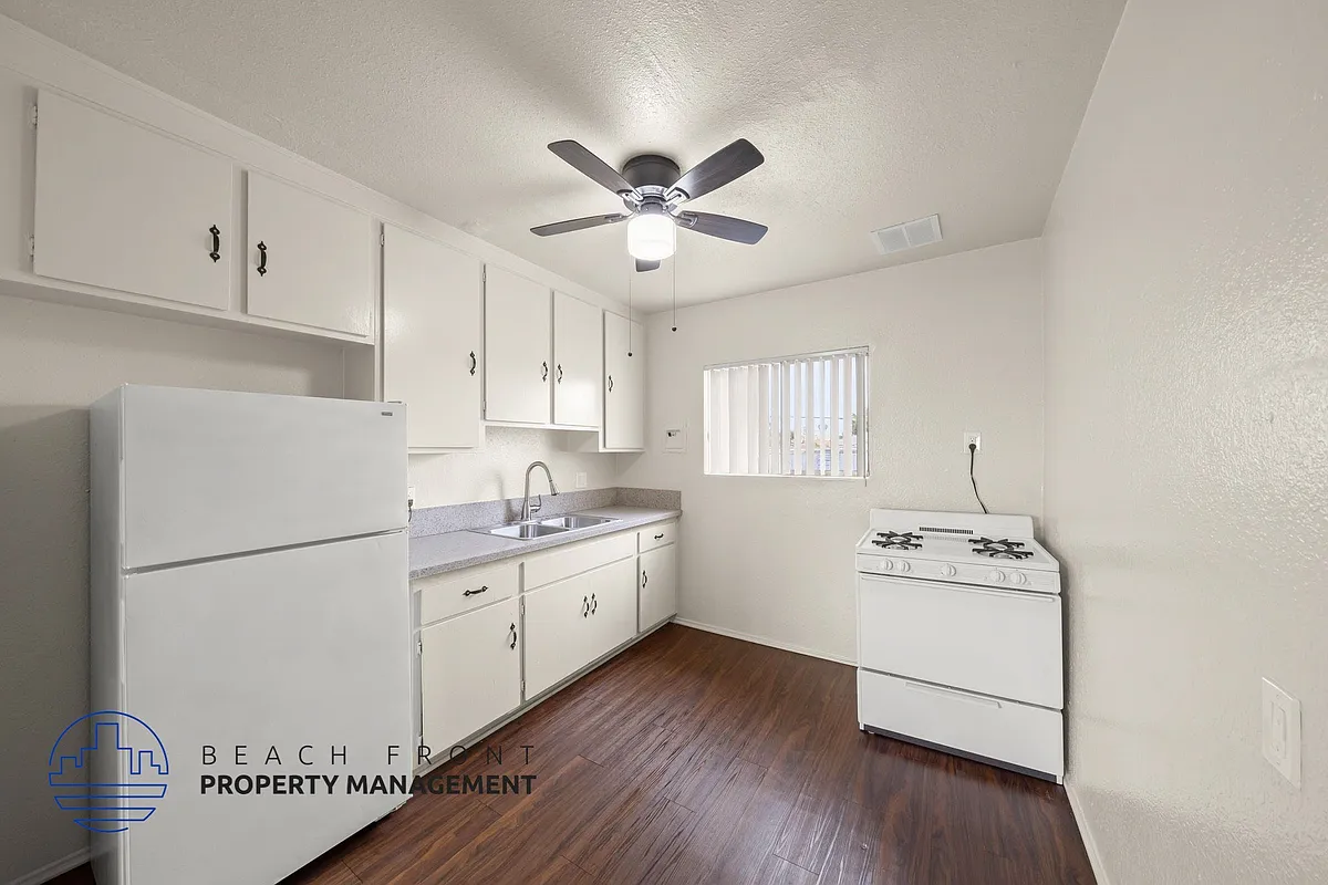 Building Photo - 900 N Wilmington Blvd