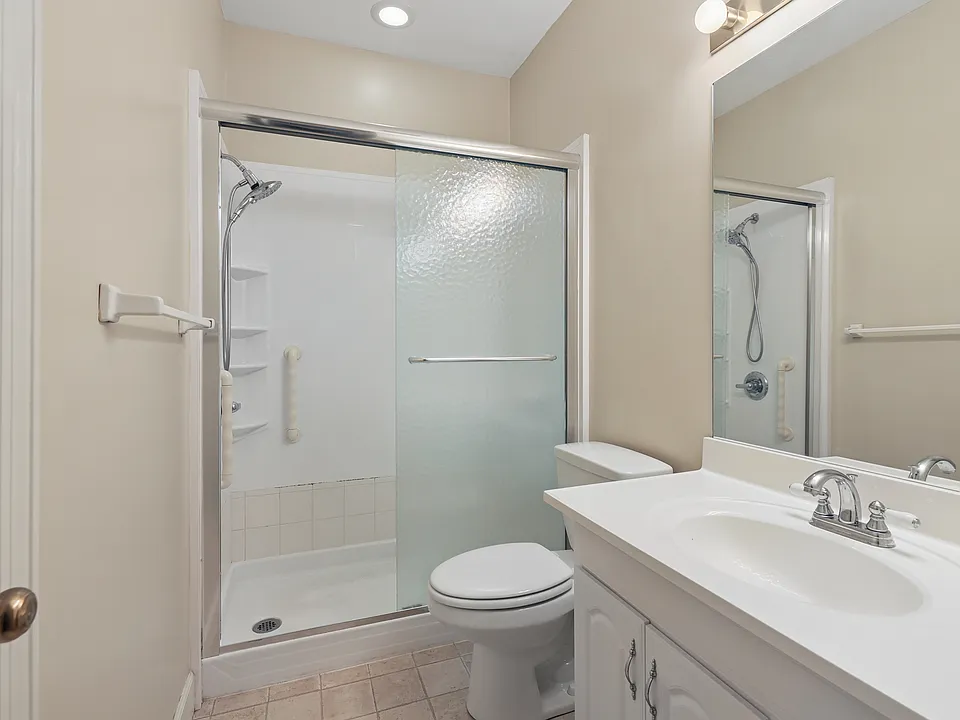 401 Ashlawn Ct