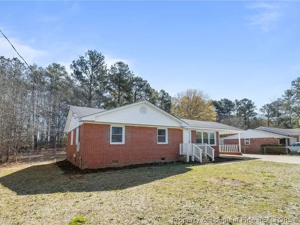 611 Goodyear Dr, Spring Lake, NC 28390