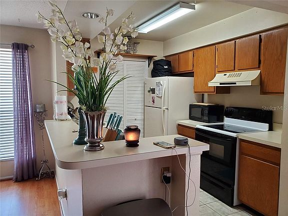 3rd image of 1450 Casa Park Cir