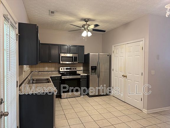 3rd image of 1704 Camden Forrest Trl