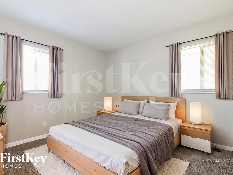 568 Dixon Rd — Photo 11