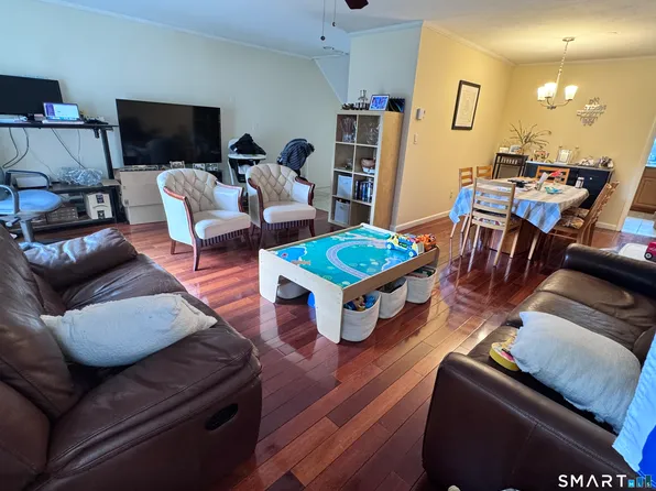 59 Rock Spring Rd APT 28, Stamford, CT 06906