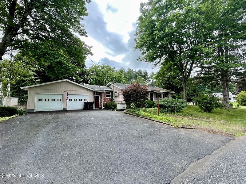 2nd image of 13 Arbutus Drive