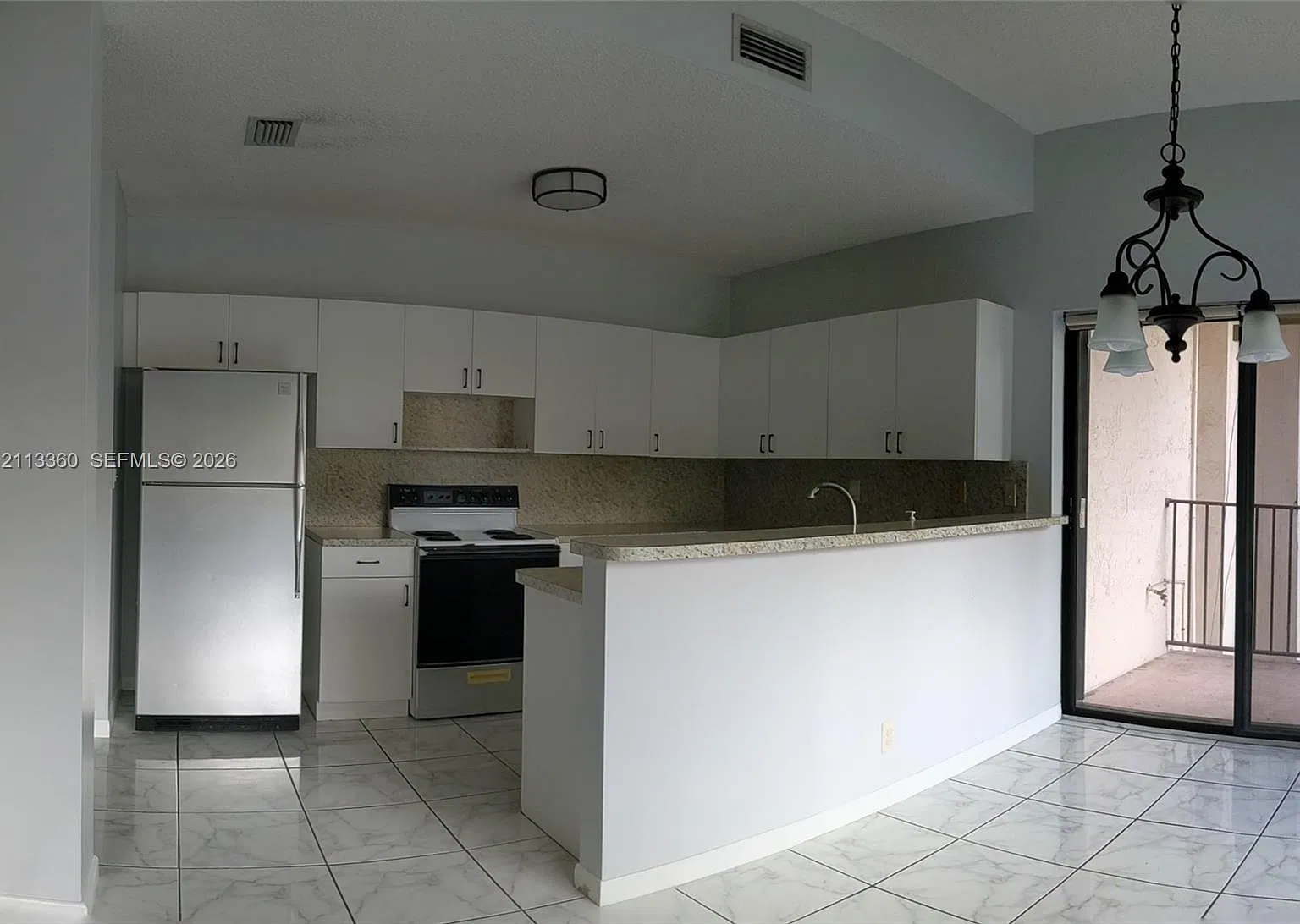 Jasmine Lakes #1 Condo — Photo 2