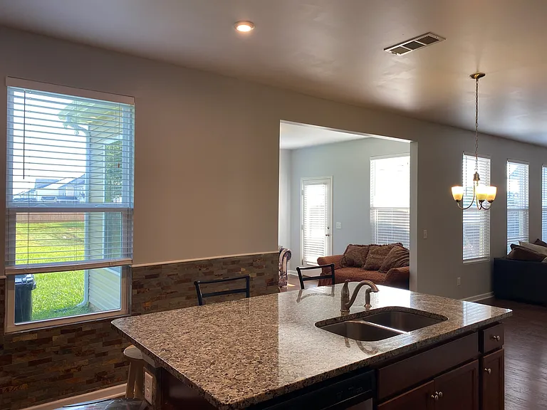 2429 Miranda Dr — Photo 35