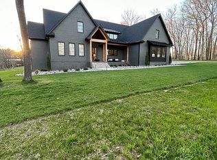 1018 Trainer Ave, Burns, TN 37029