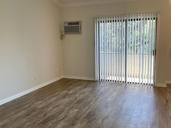4th image of 3516 Jasmine Ave #202