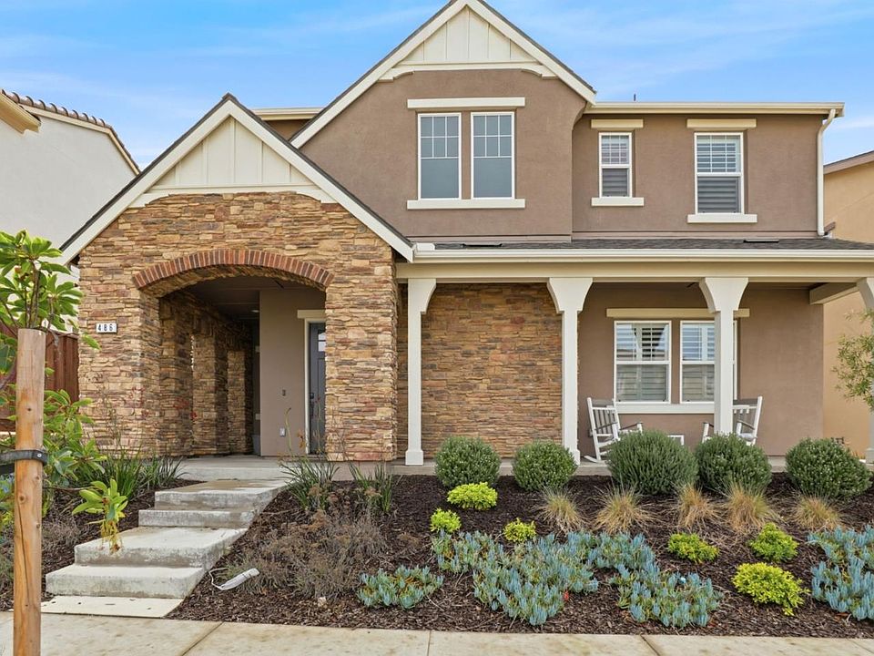 1st image of 486 Lassen Way