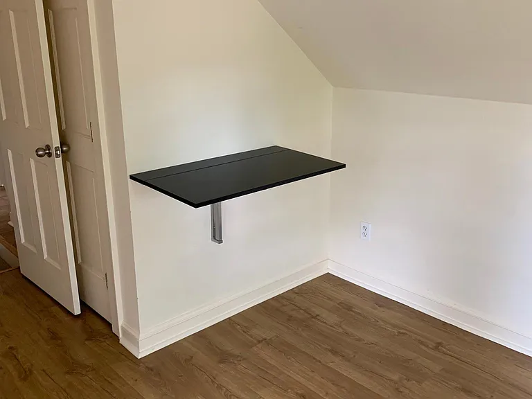 11 Mead Ave — Photo 3