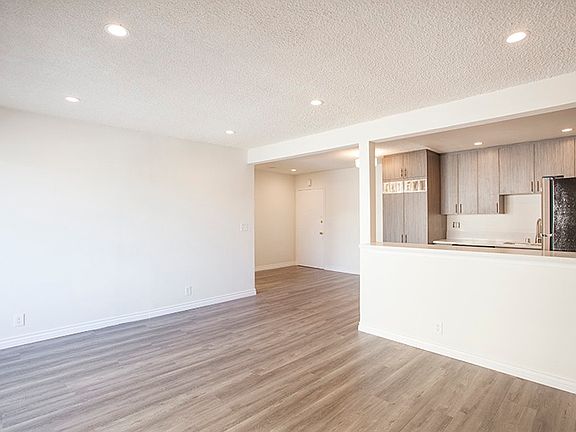 4th image of 255 N Union Ave