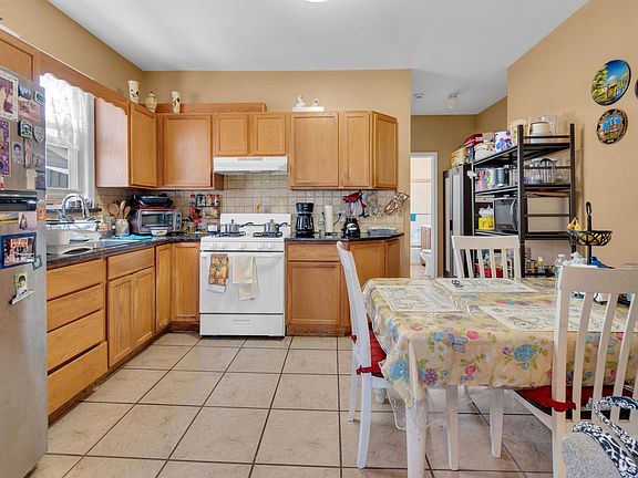 3rd image of 280 Highland Ave #3