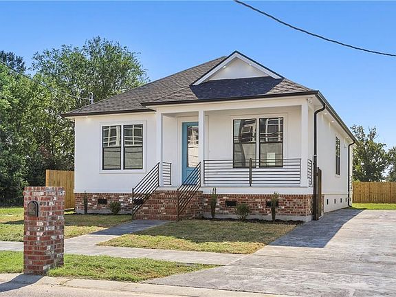 2nd image of 1909 Aycock Dr