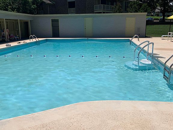 5th image of 5011 Seven Pine Cir