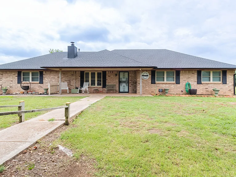 6100 Edendale Dr — Photo 2