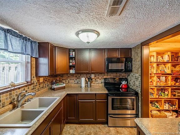 4th image of 3135 Wooded Way