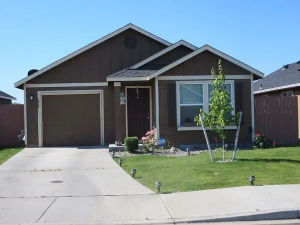 1213 SW Carver St, College Place, WA 99324