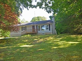 155 Stickles Pond Rd, Newton, NJ 07860