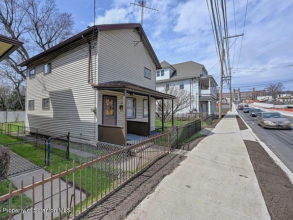 3rd image of 18 Green Ridge St
