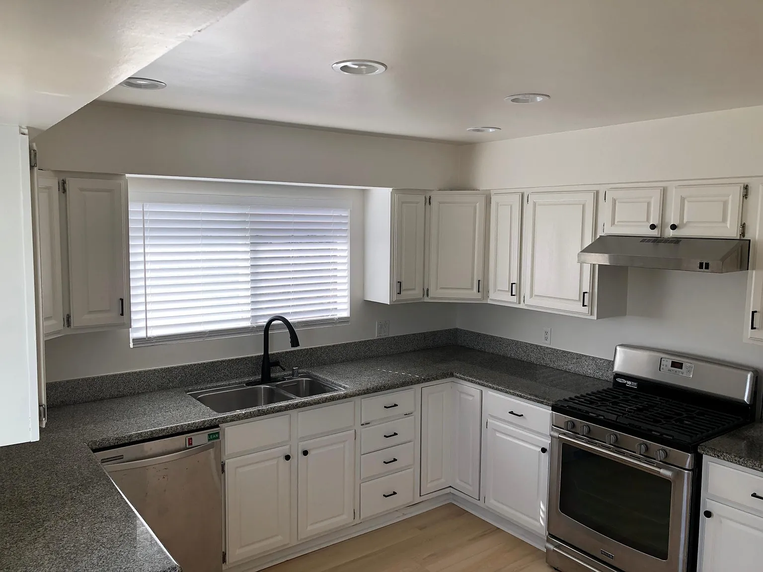 1724 Fern Ave — Photo 3