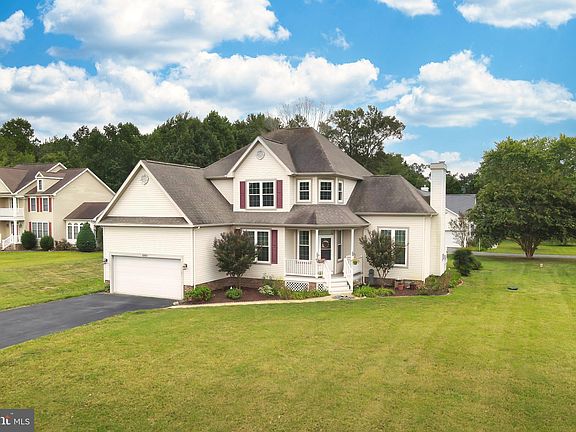 2nd image of 2302 Woodland Ct