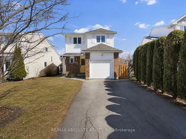 294 Turnstone Ct, Ottawa, ON K1E 2V2
