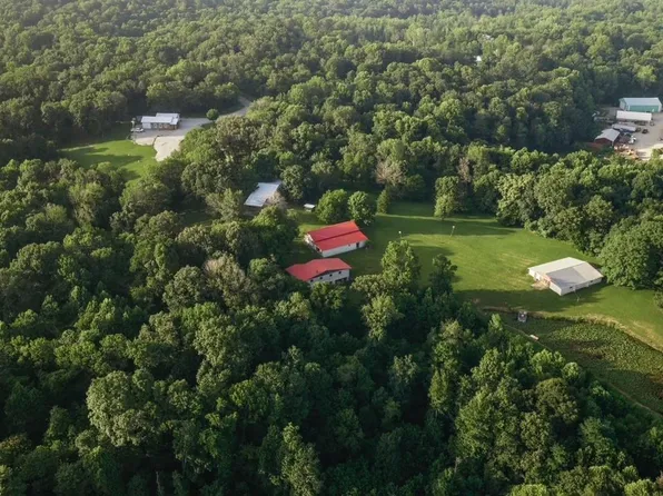 2927 Rochester Rd, Morgantown, KY 42261