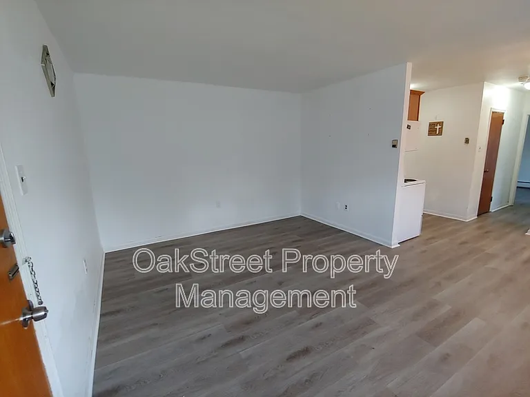 6 Burr Ave #6 — Photo 2