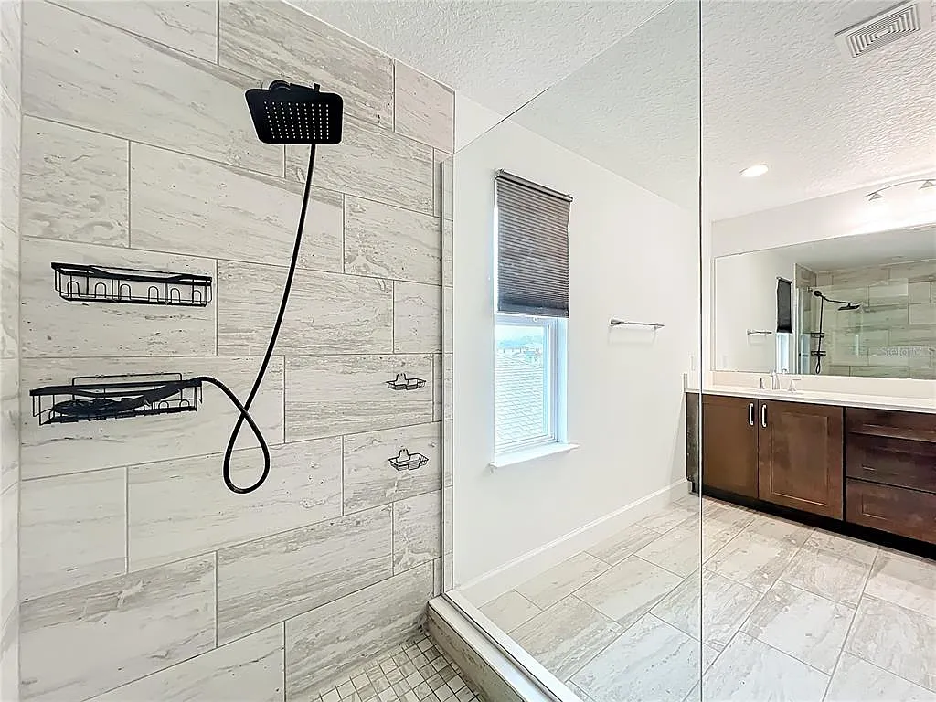 4 bed, 3.5 bath, 3123 sqft, $3,475 — Photo 3