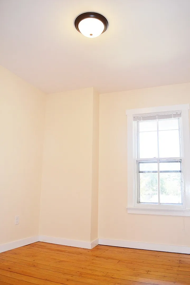 18 Rose Street — Photo 4