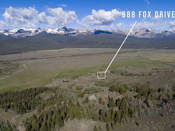 3rd image of 988 Fox Dr
