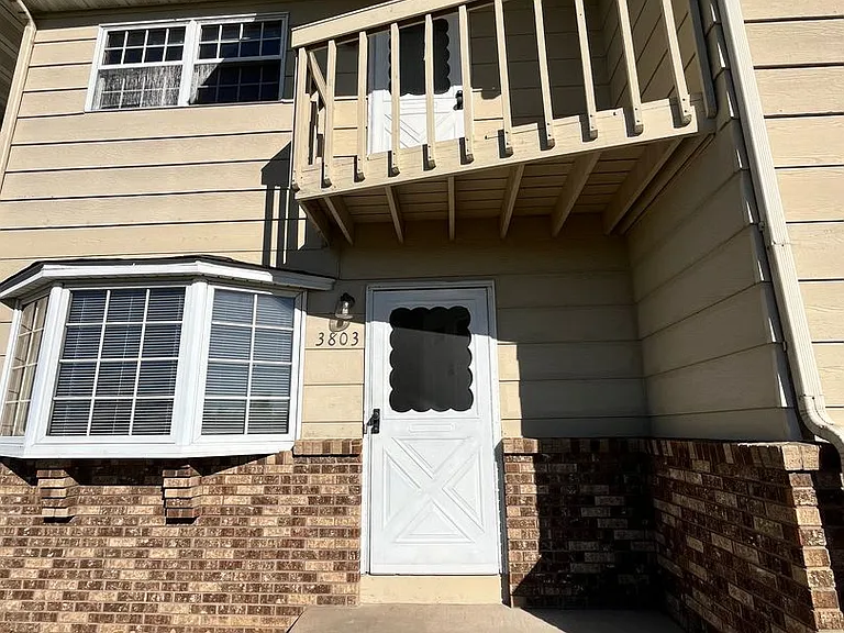 3801 Fairfax St — Photo 1